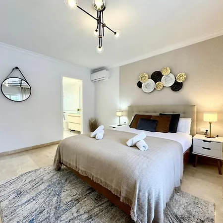 בית נופש Stunning 3bd, 2bh With Pool, Bbq Terrace *