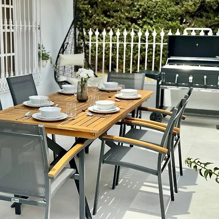 בית נופש Stunning 3bd, 2bh With Pool, Bbq Terrace