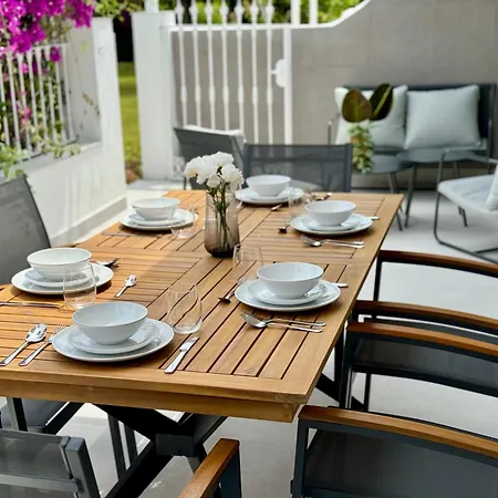 בית נופש Stunning 3bd, 2bh With Pool, Bbq Terrace